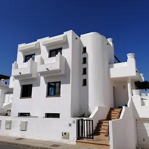 Surf Dream Surfhouse Hostal Corralejo